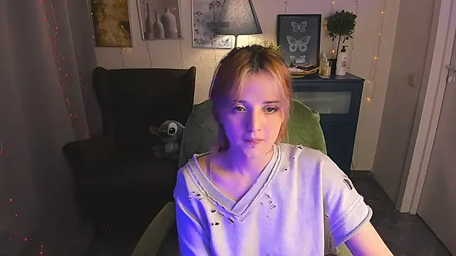 Snapshot of SarahShelby chatting on 06/04/26, 10:05 SarahShelby online show from 06/04/26, 10:05