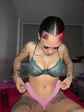 urprettygirlleenay online show from 05/12/26, 10:18