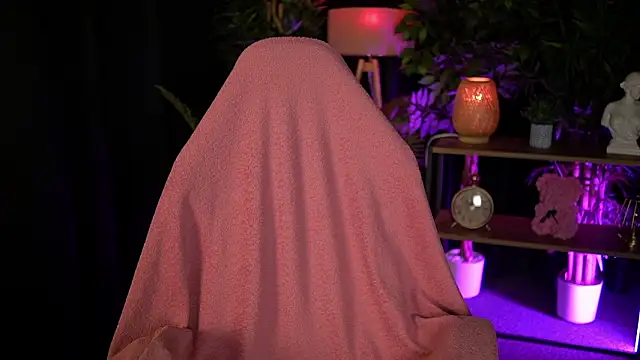 Velouraa online show from 02/26/26, 09:47