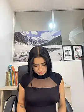 Snapshot of Emilyy05_ chatting on 07/19/26, 11:52 Emilyy05 online show from 07/19/26, 11:52