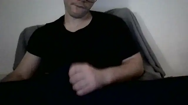 Snapshot of luke25bwc chatting on 05/09/26, 04:28 luke25bwc online show from 05/09/26, 04:28