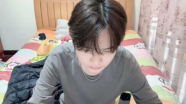 Snapshot of junnan001 chatting on 02/02/26, 12:37 junnan001 online show from 02/02/26, 12:37