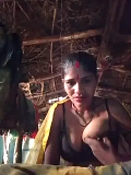 Snapshot of Rajni_hote chatting on 12/23/25, 04:43 Rajni hote online show from 12/23/25, 04:43