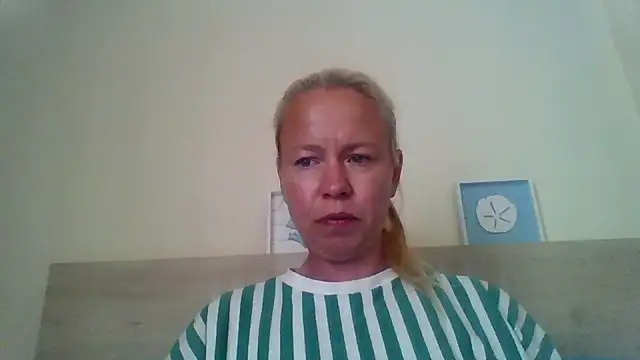 Snapshot of jennyblondeuk chatting on 04/28/26, 04:34 jennyblondeuk online show from 04/28/26, 04:34