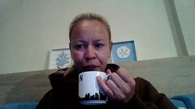 Snapshot of jennyblondeuk chatting on 05/08/26, 07:08 jennyblondeuk online show from 05/08/26, 07:08