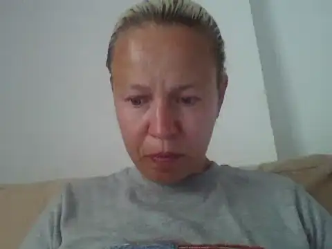Snapshot of jennyblondeuk chatting on 06/01/26, 05:36 jennyblondeuk online show from 06/01/26, 05:36
