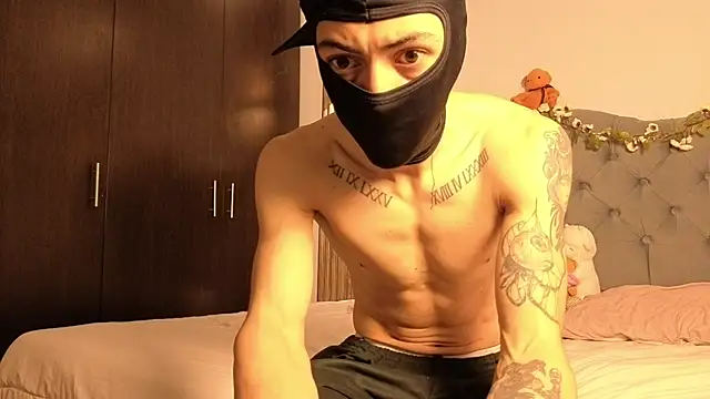 cute emmma online show from 04/22/26, 11:01