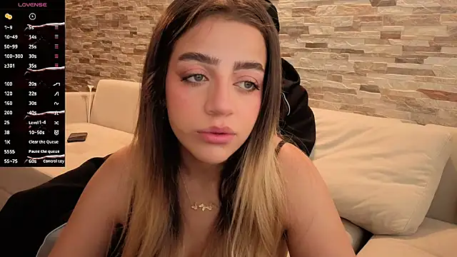 Snapshot of cute_emmma chatting on 07/09/26, 11:47 cute emmma online show from 07/09/26, 11:47