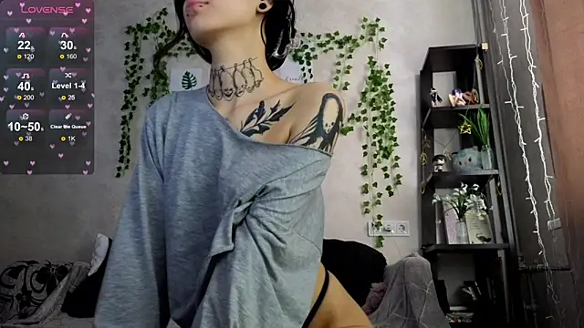 LeonaHinnes online show from 03/10/26, 03:11