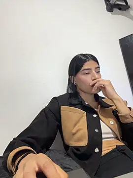 Ema Rose  online show from 04/13/26, 08:25