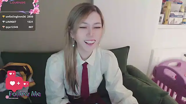 whitecat13 online show from 04/22/26, 11:12