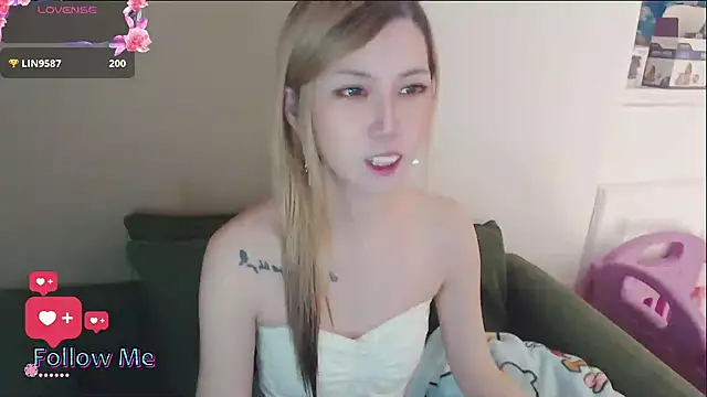 whitecat13 online show from 05/20/26, 10:32
