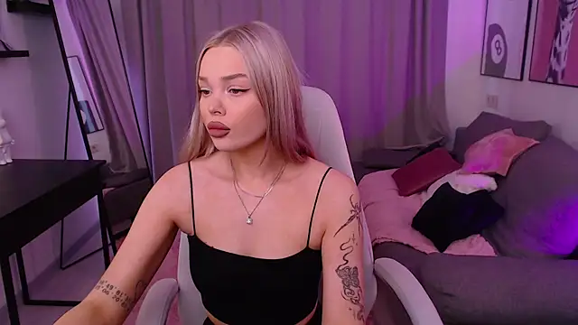 Snapshot of Leslie_Caronn chatting on 01/09/26, 07:33 Leslie Caronn online show from 01/09/26, 07:33