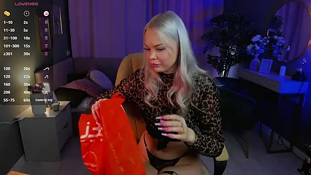 Snapshot of Leslie_Caronn chatting on 03/05/26, 07:37 Leslie Caronn online show from 03/05/26, 07:37