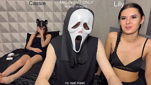 girls secrets online show from 02/18/26, 11:06