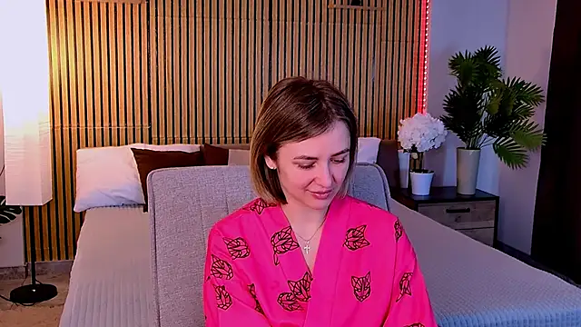 EmeraldGlow online show from 04/21/26, 02:45