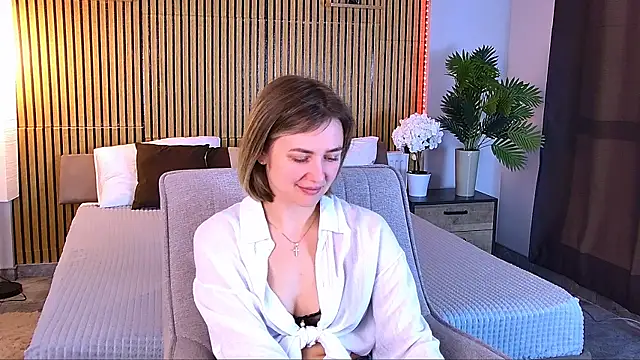 EmeraldGlow online show from 04/28/26, 02:44