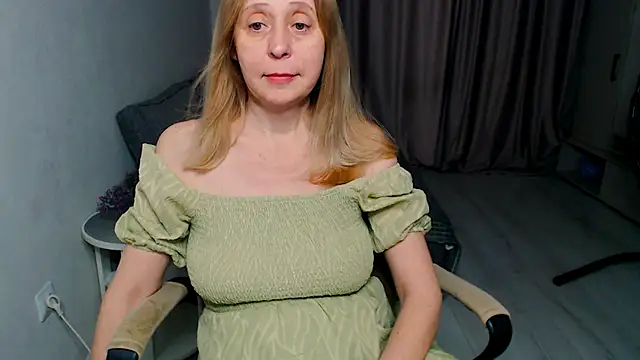 MiLenaMilf online show from 04/05/26, 04:09