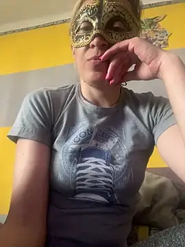 SexyMamiVee online show from 04/16/26, 02:51