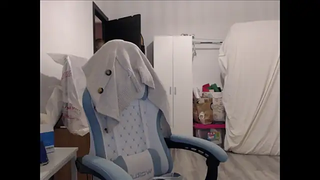 BarbieBlondieGirl online show from 02/23/26, 06:38