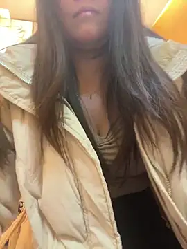 Molly-xiao online show from 01/13/26, 10:42