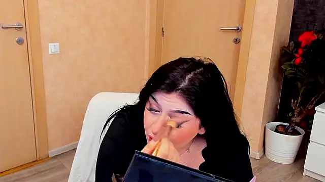 NayaNoirX online show from 02/02/26, 07:23