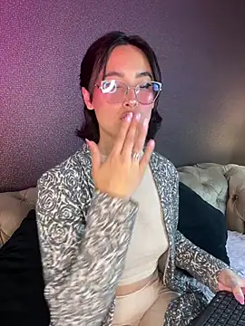 Snapshot of luna_gv chatting on 02/18/26, 11:39 luna gv online show from 02/18/26, 11:39