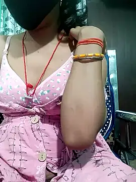 Snapshot of Puja_1230 chatting on 06/11/26, 05:11 Puja 1230 online show from 06/11/26, 05:11