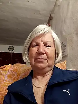 KlaudiaDarling online show from 04/18/26, 01:42