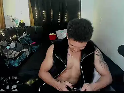 Snapshot of Dres4U chatting on 02/21/26, 06:25 Dres4U online show from 02/21/26, 06:25