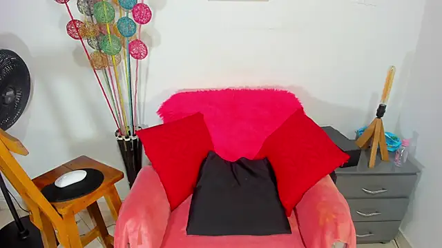 erika lyrics online show from 05/20/26, 04:40