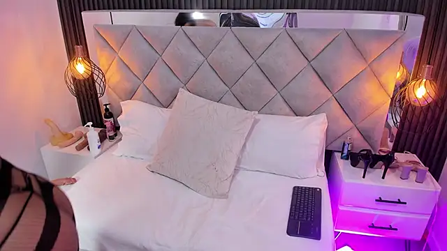 Sara Channel01 online show from 02/03/26, 10:42