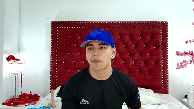Snapshot of Jaden_and_sofia chatting on 05/15/26, 03:13 Jaden and sofia online show from 05/15/26, 03:13