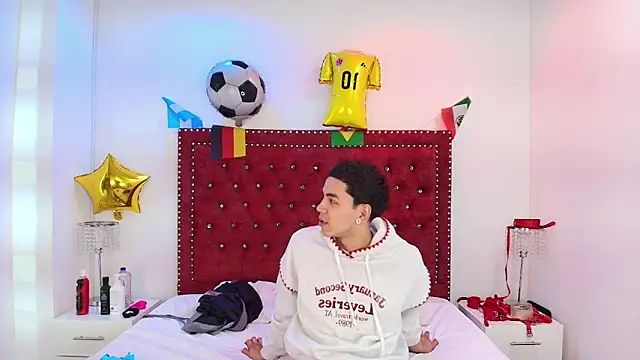 Snapshot of Jaden_and_sofia chatting on 06/23/26, 03:15 Jaden and sofia online show from 06/23/26, 03:15