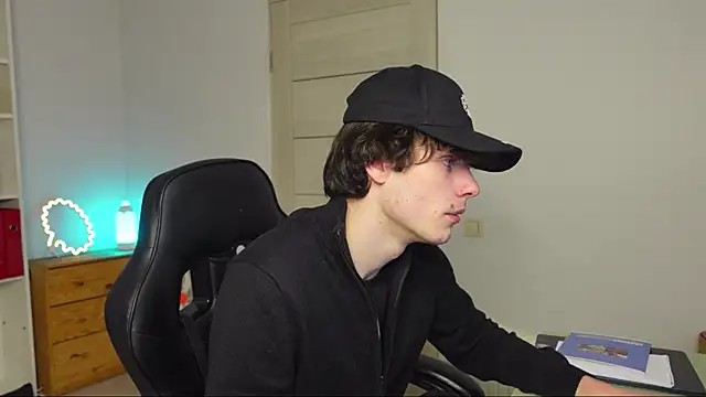 Daniel Shawnn online show from 02/22/26, 06:06