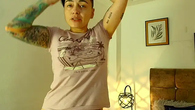 kat paradise online show from 04/17/26, 11:46