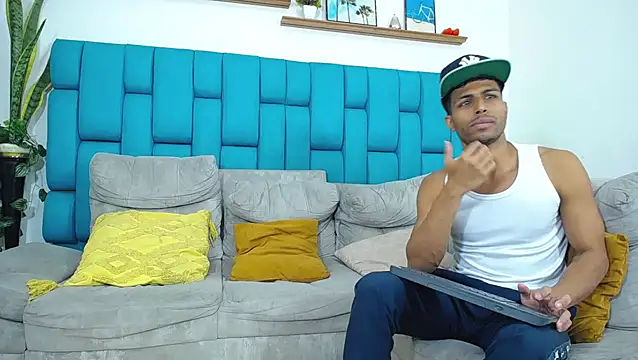 Interracial Snow Bunny online show from 03/31/26, 09:15