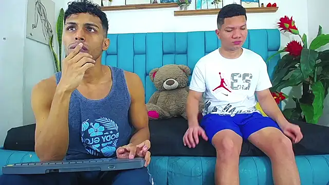 Interracial Snow Bunny online show from 05/29/26, 09:02