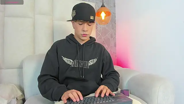 Snapshot of imxxjoel chatting on 04/24/26, 04:26 imxxjoel online show from 04/24/26, 04:26