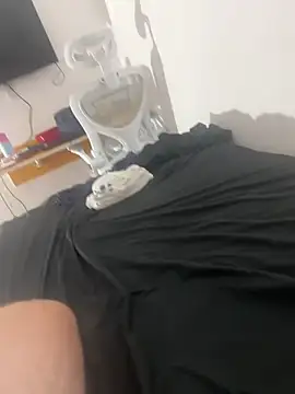 Casaalcaveira online show from 02/05/26, 04:39