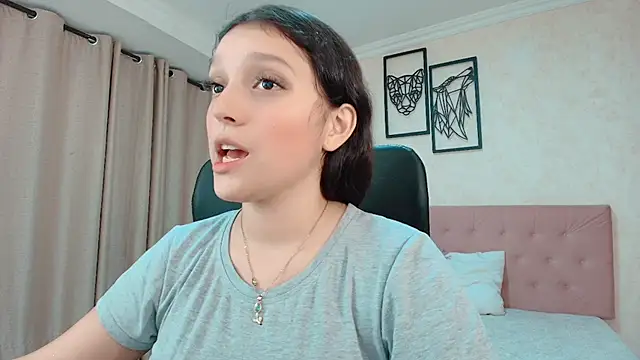 Snapshot of littlemolly_walcott chatting on 05/06/26, 01:03 littlemolly walcott online show from 05/06/26, 01:03