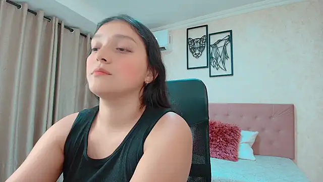 Snapshot of littlemolly_walcott chatting on 06/26/26, 10:58 littlemolly walcott online show from 06/26/26, 10:58