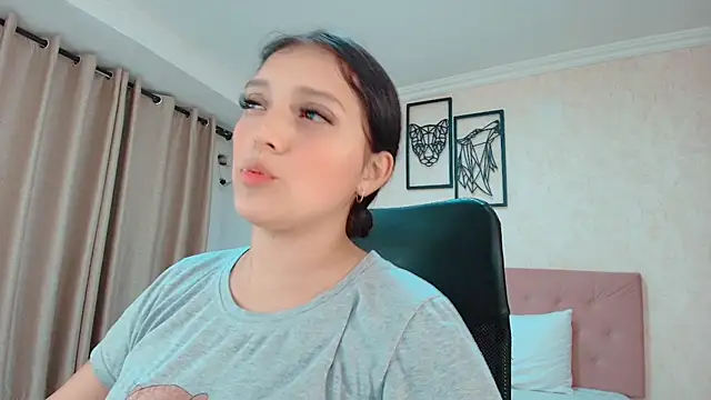 Snapshot of littlemolly_walcott chatting on 07/06/26, 11:51 littlemolly walcott online show from 07/06/26, 11:51