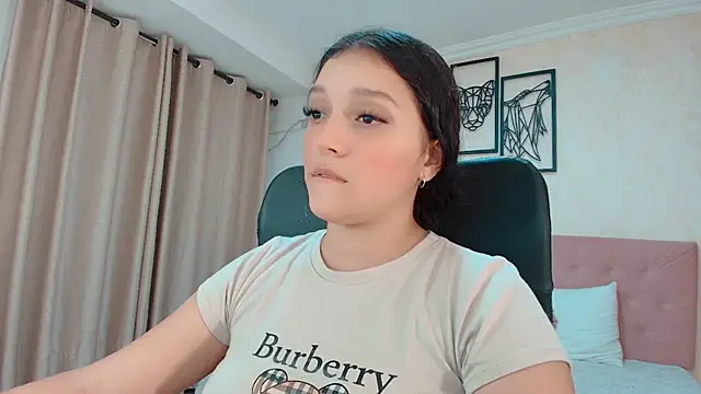 Snapshot of littlemolly_walcott chatting on 08/01/26, 01:05 littlemolly walcott online show from 08/01/26, 01:05