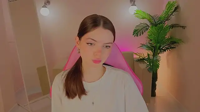 Snapshot of Ellya_me chatting on 02/09/26, 01:09 Ellya me online show from 02/09/26, 01:09