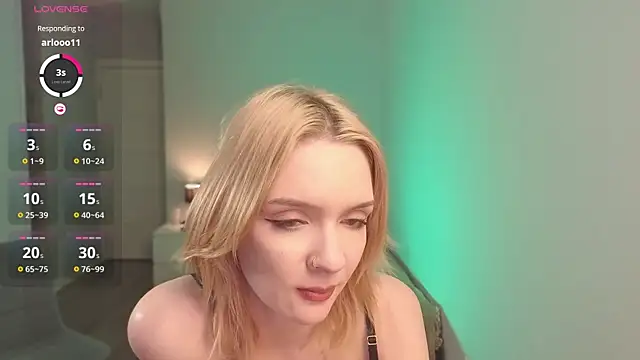 Snapshot of lily_moony chatting on 05/10/26, 11:54 lily moony online show from 05/10/26, 11:54