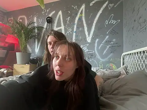 EmmaLyrica online show from 04/14/26, 01:17