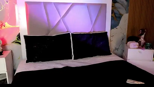 Sienna Desiree online show from 04/04/26, 02:25