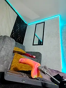 Isis Hot   online show from 04/19/26, 06:10