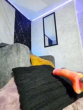 Isis Hot   online show from 04/22/26, 11:34